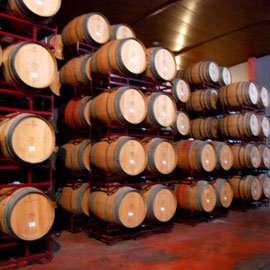 Помещение для выдержки вина в бочках