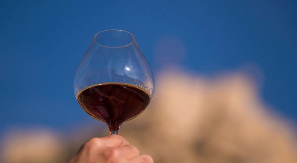 Специальный бокал для фондильона, фото с сайта http://vinosalicantedop.org/fondillon