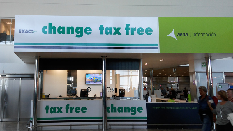 Здесь возвращают таксфри наличными